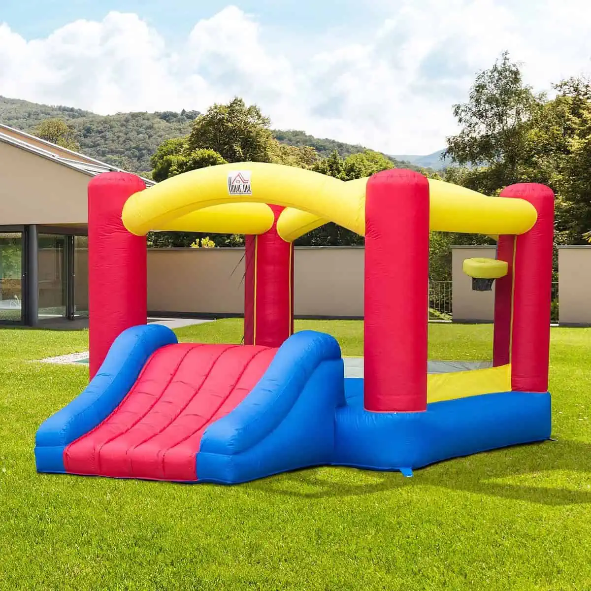 HOMCOM Hüpfburg mit Gebläse (366 x 274 x 183 cm) für 152,98 € inkl. Versand (statt 259,90 €)