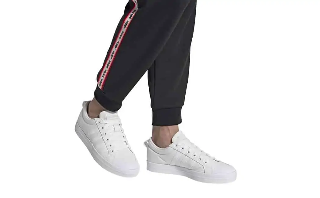 adidas Bravada Sneaker Damen [Gr. 38 bis 44] für 31,94€ inkl. Versand statt 41,90€