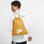 Nike Heritage 2.0 Gym Sack in orange – für 12,85 € inkl. Versand statt 19,35 €