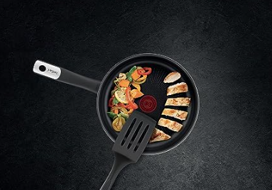Tefal C38806 Hard Titanium Essential Bratpfanne 28 cm für 15,99 € inkl. Prime-Versand