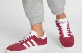 Adidas Originals Sneaker 'Gazelle' in Merlot (Gr. 42 bis 47,5) für 39,95 € inkl. Versand (statt 80,00 €)