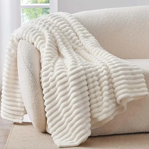 BEDELITE Kuscheldecke Flauschig Decke Klein weiche Flanell Decken Elfenbein Weiss 125x150 fuer Sofa Deko Streifen Cord Fleecedecke Weiss als Sofaueberwurf fuer Wohnzimmer Throw Blanket Wide Use Schnäppchen, Deals Und Rabattcodes Des Tages - Bedelite Kuscheldecke In Elfenbein-Weiß 125X150 Für Sofa &Amp; Deko