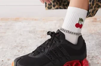 Adidas Originals – Megaride – Sneaker in Schwarz und Rot (Gr. 36 bis 46) für 61,50 € inkl. Versand (statt 103,50 €)