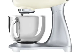 SMEG SMF02CREU Creme Küchenmaschine für 249,00 € inkl. Versand