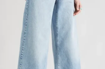 Levi's – '94 – Weit geschnittene Jeans in hellblauer Waschung für 63,96 € inkl. Versand (statt 79,95 €)