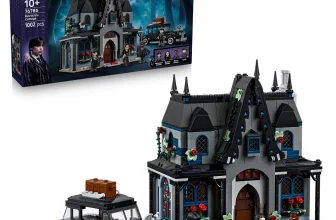 LEGO Wednesday – Morticias Landhaus (76786) für 83,99 € inkl. Versand (statt 99,00 €)