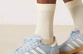 adidas Originals – Handball Spezial (JS3866) Sneaker in Blau und Cremeweiß mit Gummisohle (Gr. 35 bis 48) für 59,40 € inkl. Versand (statt 75,00 €)