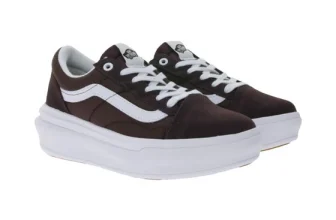VANS Old School Overt Cc Damen Plateau-Sneaker VN0A7Q5EBEF1 Bordeaux-Rot (Gr. 38 bis 40 1/2) für 36,98 € inkl. Versand (statt 79,99 €)