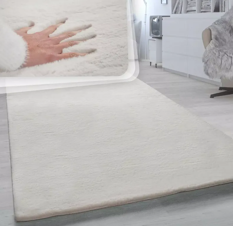 Schnäppchen, Deals und Rabattcodes des Tages - Flauschiger Fellteppich in Creme 120x160 cm
