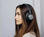 Bang & Olufsen Beoplay H4 2nd Gen x Anthra XP by RAF Camora Bluetooth-Kopfhörer (Over-Ear, BT4.2, AAC, ~19h Akku, USB-C) – für 149,00 € inkl. Versand statt 199,00 €