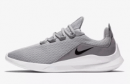 Nike Viale Herren Sneaker (40-46) für 31,58 € (Nike Membership) statt 65 €