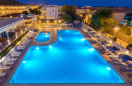 Griechenland: 14 Tage im 4* Delfinia Resort mit All Inclusive, Flug & Zug ab 289€ p.P.