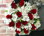 Rosenarrangement “Only For You” mit 33 Inkalilien und rote Rosen für 24,98€ inkl. Versand (statt 44,98€) 🌹