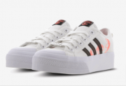 Foot Locker Sale mit bis zu 50 % Rabatt z.B. Adidas Nizza Platform Damen Sneaker für 29,99€ inkl. Versand (statt 60€)