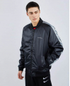 Nike Sportswear Swoosh Bomberjacke (Größe XS-XL) – für 29,99 € inkl. Versand statt 81,90 €